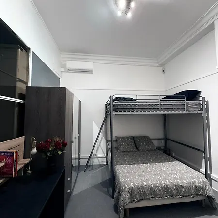 Champs Elysees No 76-3
